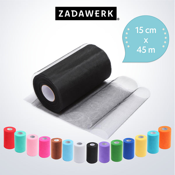 Liegende schwarze Tüllrolle von ZADAWERK, etwas abgerollt, um die Materialbeschaffenheit zu zeigen, Breite und Länge der Stoffbahn (15 cm x 45 m) und eine Übersicht aller erhältlichen Farben.